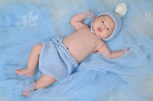 龙海三个月宝宝挠耳朵 龙海三个月宝宝挠耳朵